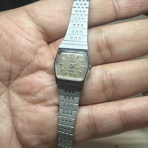 Working Vintage Timex Women's  Silver Hexagon Dial Quartz Watch 17mm Fit 6.5"